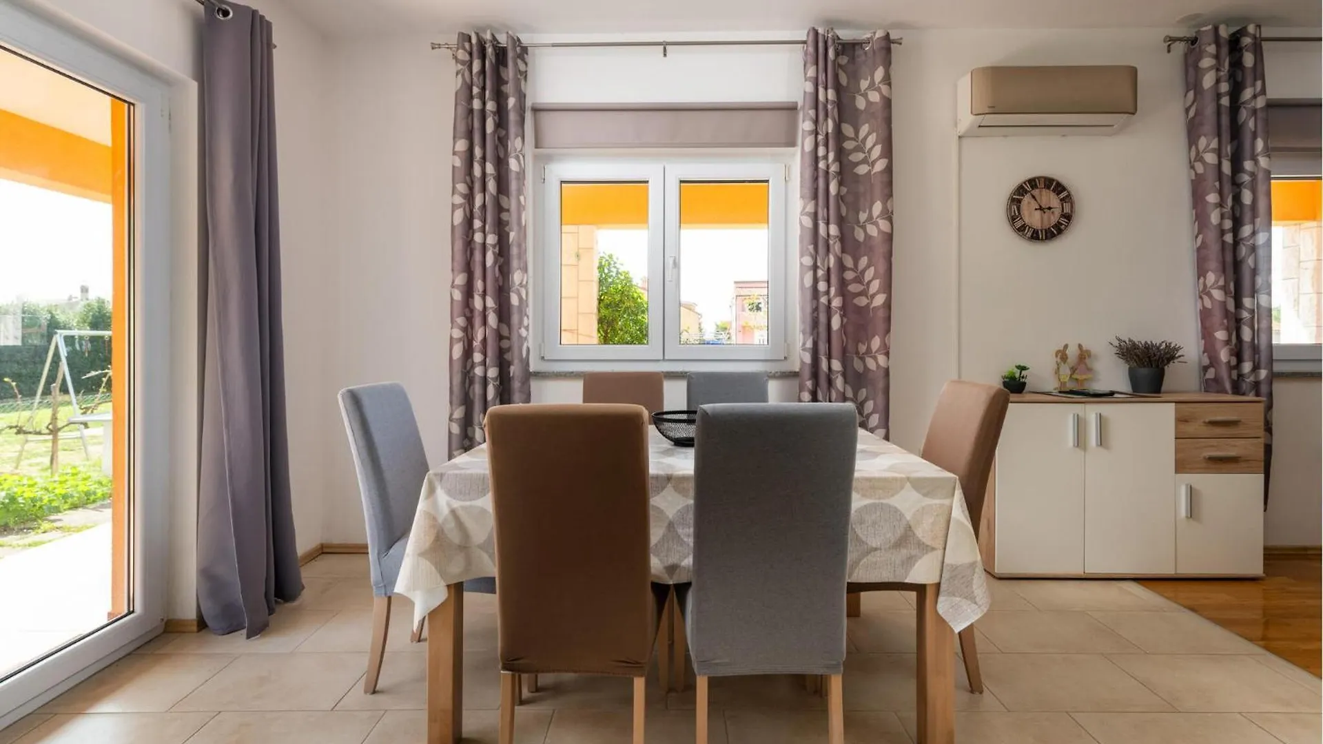 Pet Friendly Home In Valbandon With Wi-Fi